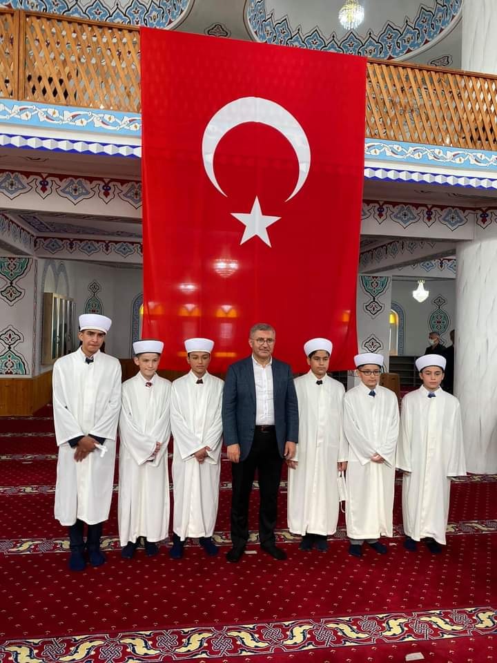 Sütpınar mahallesi’ndeki 6 öğrenci hafızlıklarını tamamladı